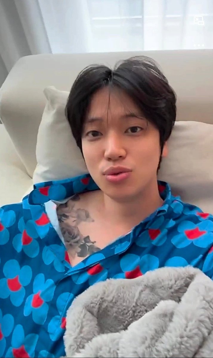 내 아이돌은 내가 지킨다!!
피부보정 살짝ㅋㅋㅋㅋㅋㅋㅋㅋ
#니엘