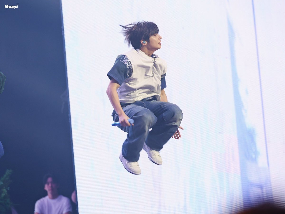 Taehyun Base - ON tweet media