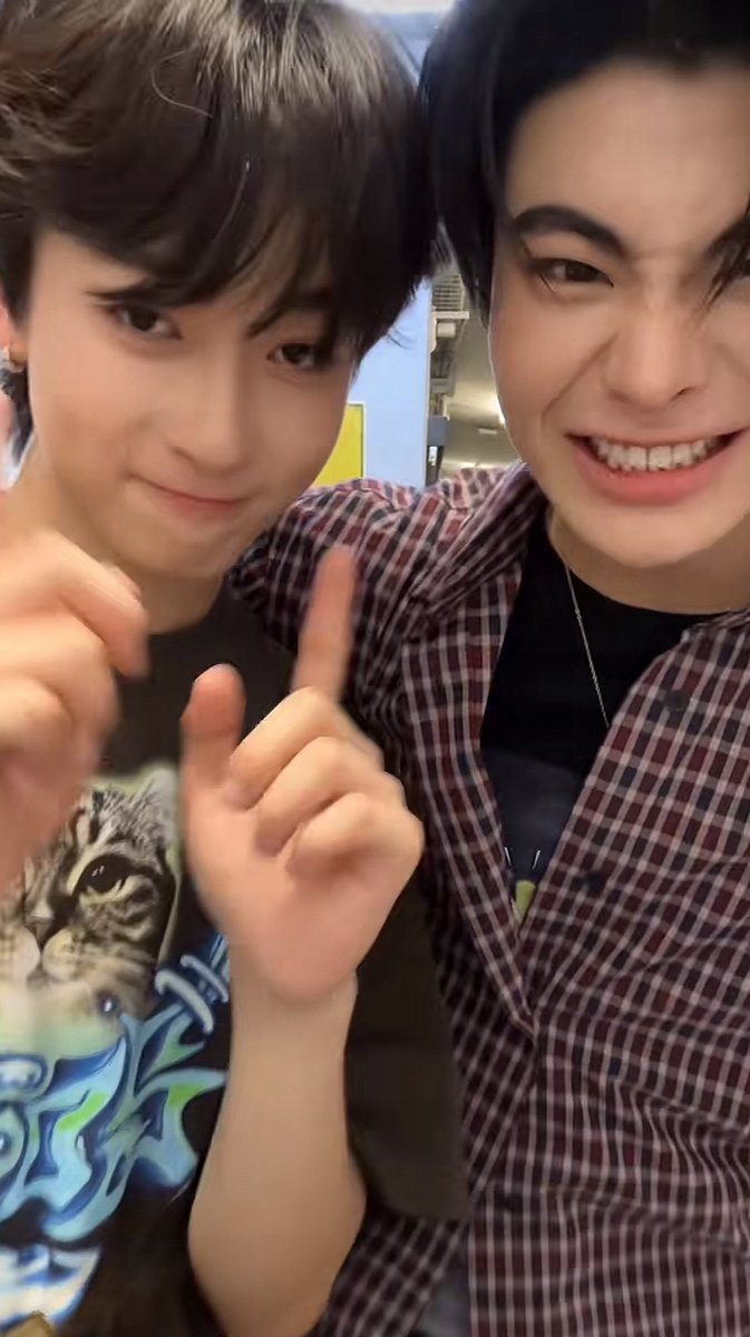 крош tweet media