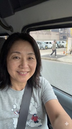 まどん　LAKEの靴売ったりフィッティングしたりするイヌ tweet media