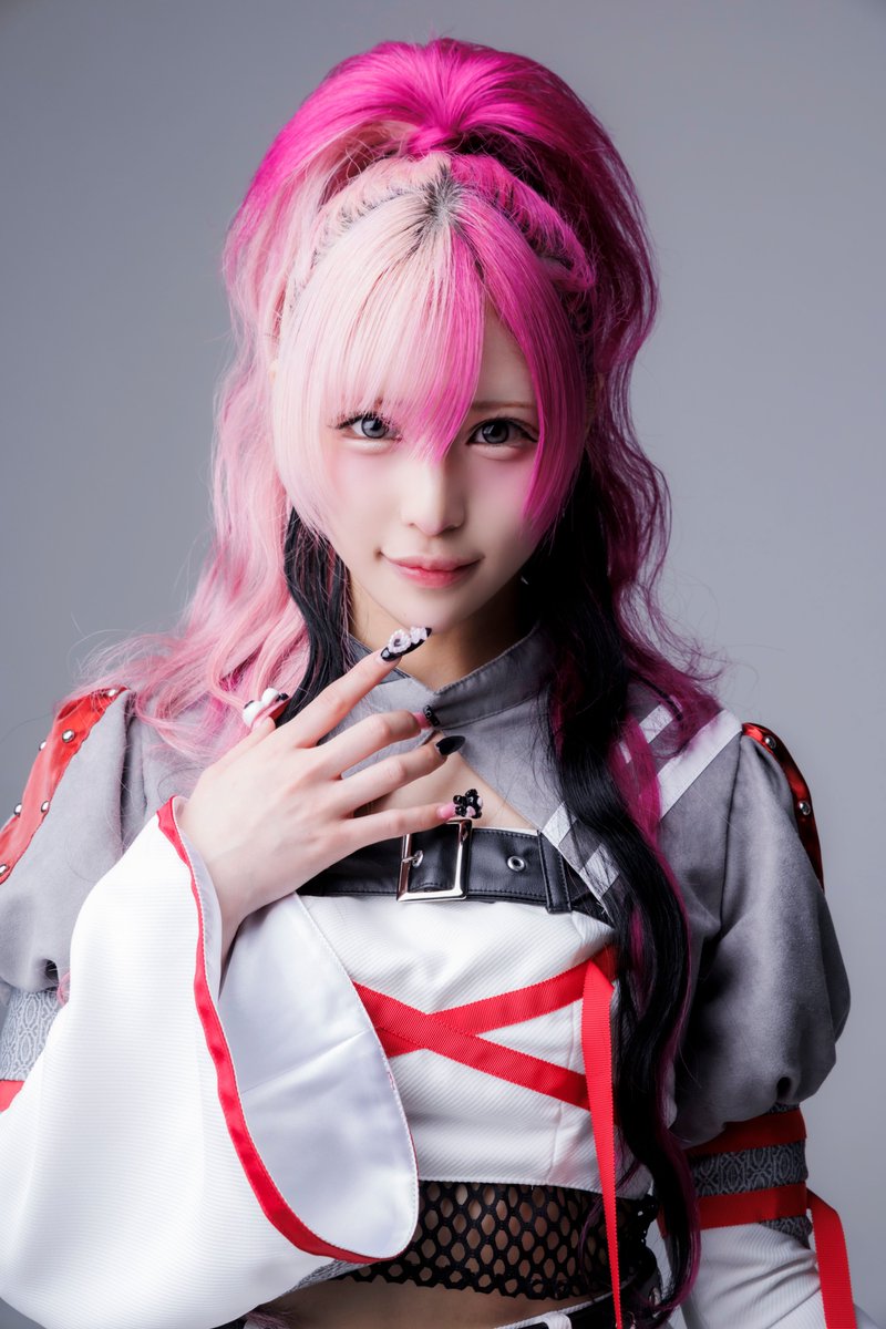 kinema_info's tweet photo. 【個人アー写公開】

[04] UI³

COLOR : PINK

「一緒に見よう、まだ知らない光」

#エイプリルフール
#絶望キネマ https://t.co/cQzZPDiHMU