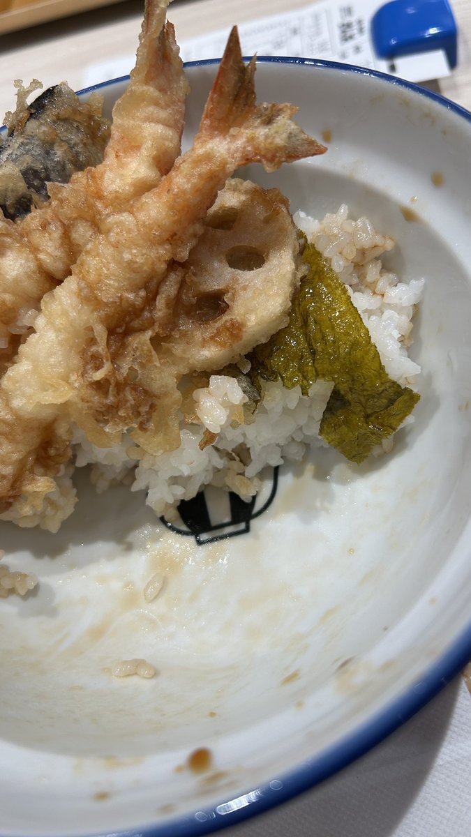 シャル tweet media