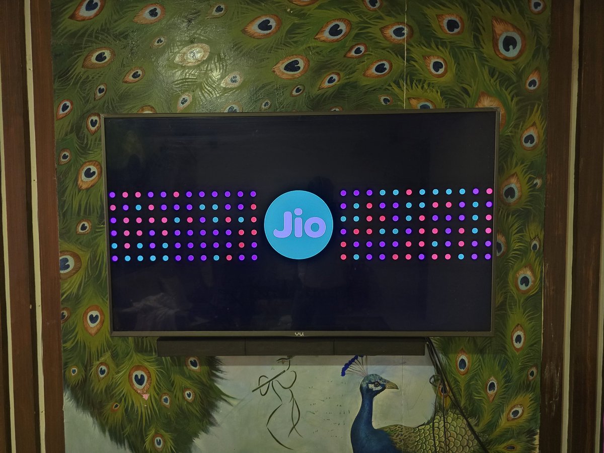 suddiii's tweet photo. @JioCare @reliancejio @_MukeshAmbani @TRAI @DoT_India @TechnicalGuruji @ShokeenSanchit @tech_burner @TrakinTech @TheLallantop @saurabhtop @Gadgets360  10 days of frustration. No calls connecting, no reply to emails, and JioCare DMs are a dead end. I've shared the video proof—now https://t.co/n6KsgKBSGS