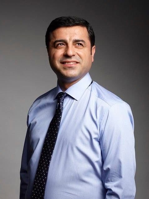Sayın büyük başkan Selahattin Demirtaş ı serbest bırakın.❤️👏✌️🙏
