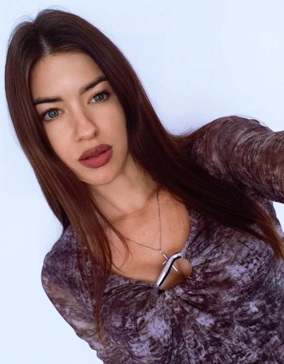 YuliaRem tweet media