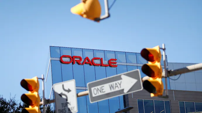 pendown08's tweet photo. We are running behind politics. #Politics of hatred, politics of fear. On the other hand, people are losing jobs, lives and what not. People are losing all morale. Still, no-one cares. US-based IT firm #Oracle is believed to have #laidoff approximately 12,000 staff in India. https://t.co/0jxSWtEF9f