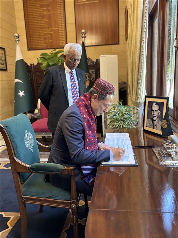 JapaninPak tweet picture