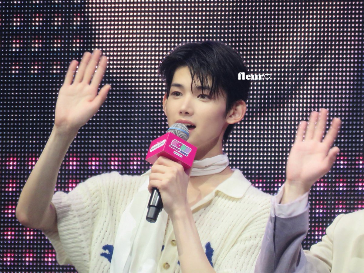 𝗳𝗹𝗲𝘂𝗿♡ tweet media