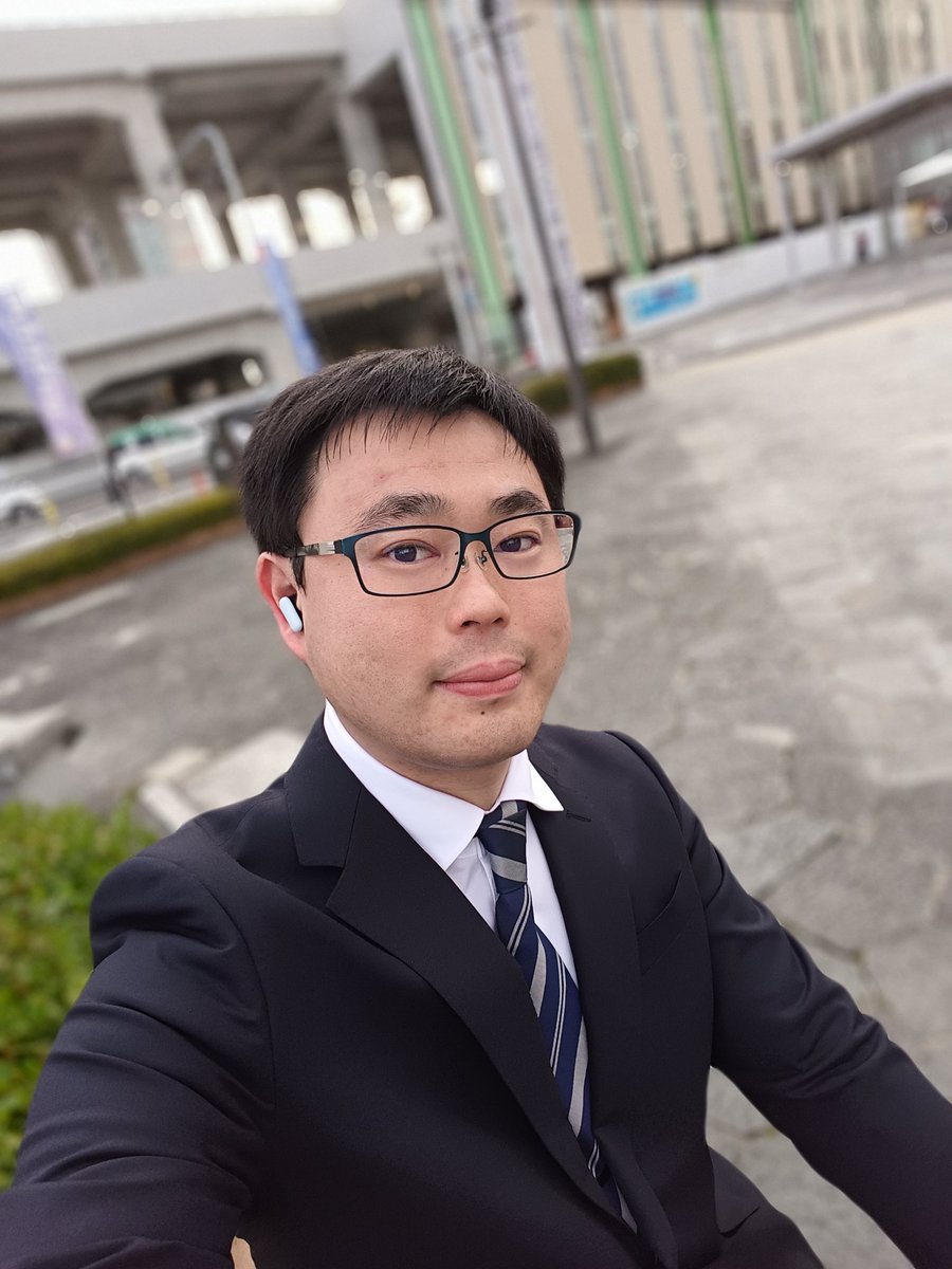 ネクタイ締めるの下手くそ選手権にエントリーしておく