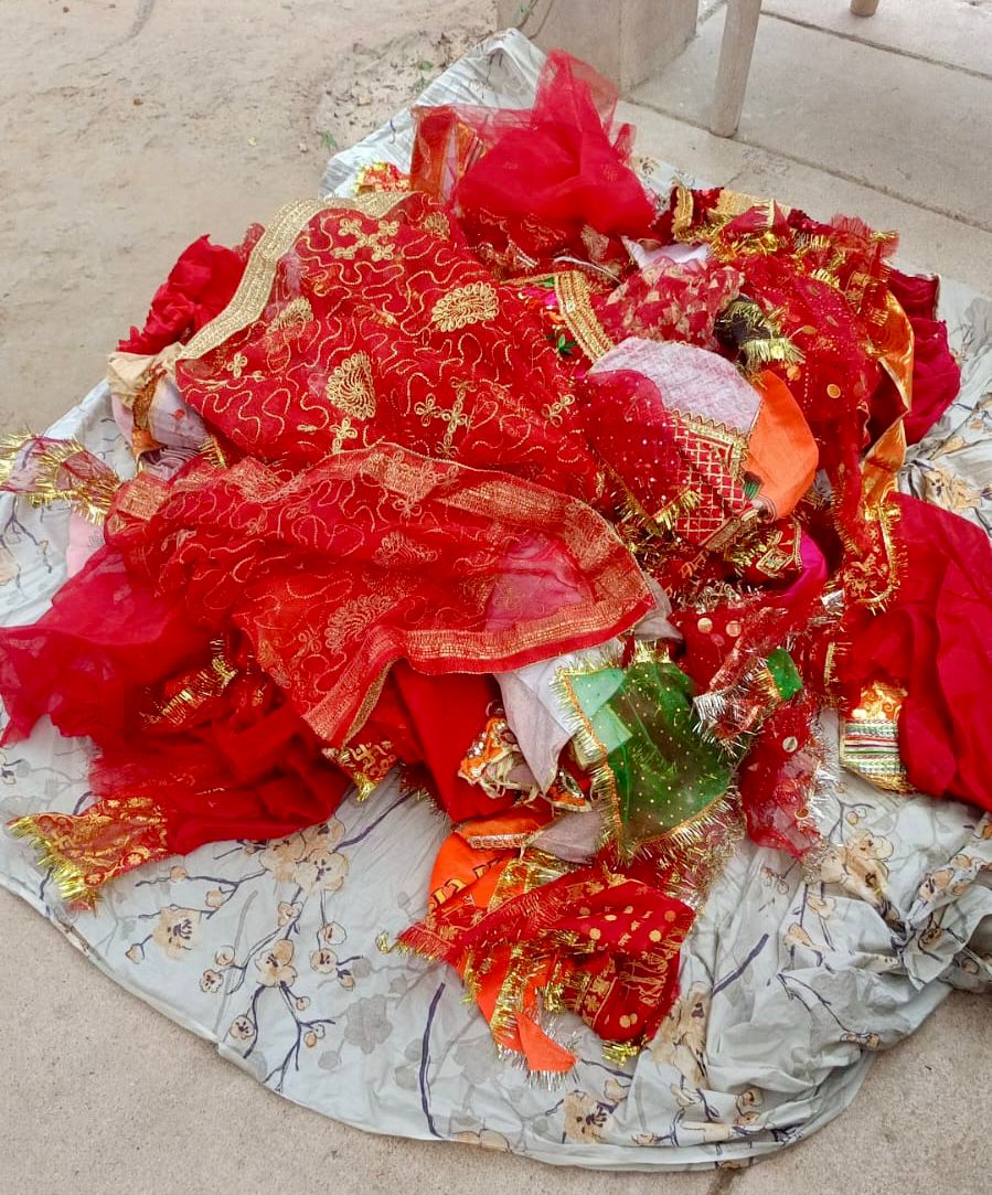 The “Don’t Store but Restore” campaign encourages citizens to donate Mata Ki Chunni used during Navratri instead of storing it at home.
Collected chunnis will be handed over to Goonj for responsible reuse so they can become part of another celebration.
People can drop them at