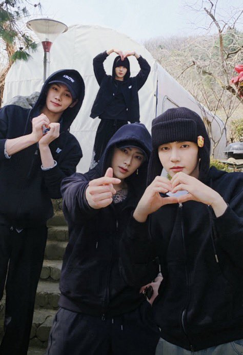 and2ble pics tweet media