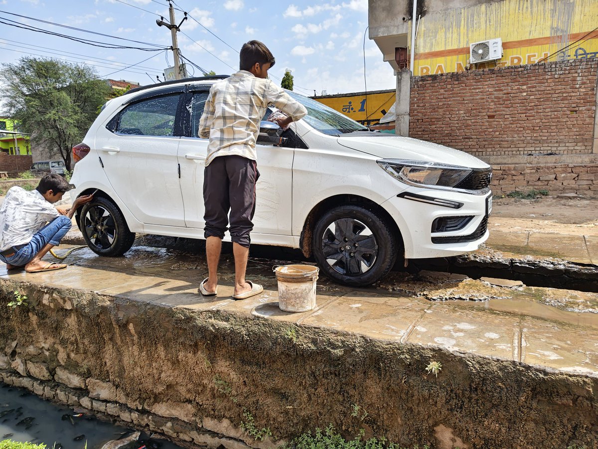 Lokesh Pohiya tweet media