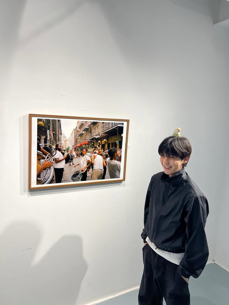 cuteee2265's tweet photo. 전시 멋지당😇 https://t.co/8MHvZ4giqq