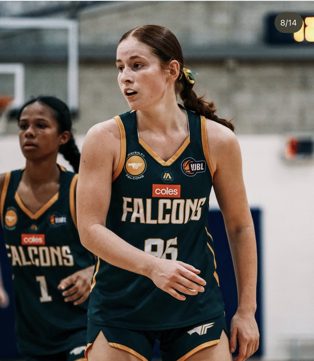 Zoe Farrow tweet media