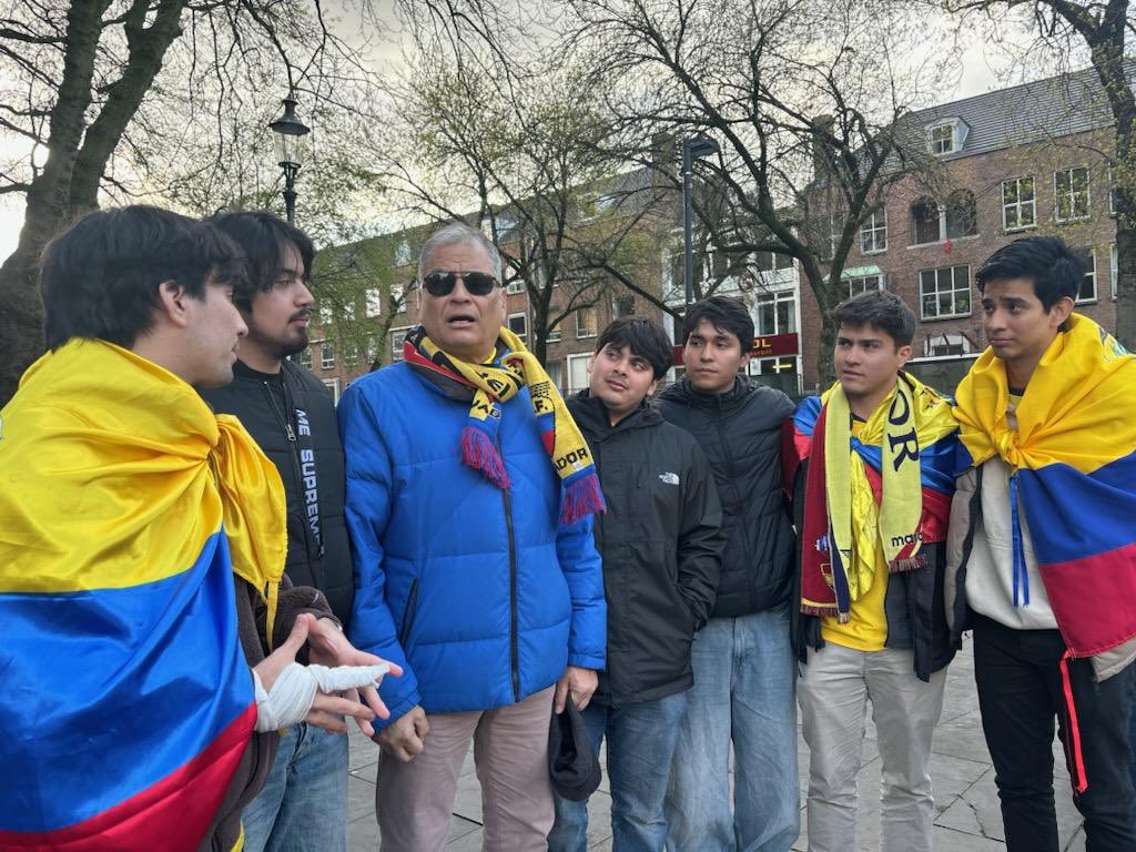 Rafael Correa tweet media