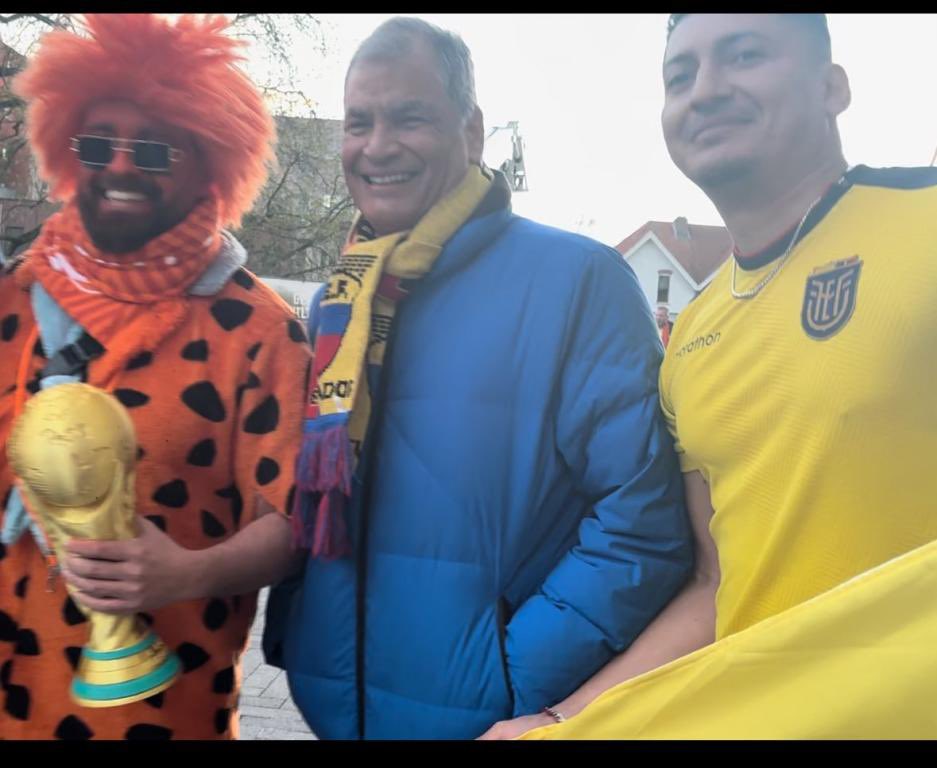 Rafael Correa tweet media