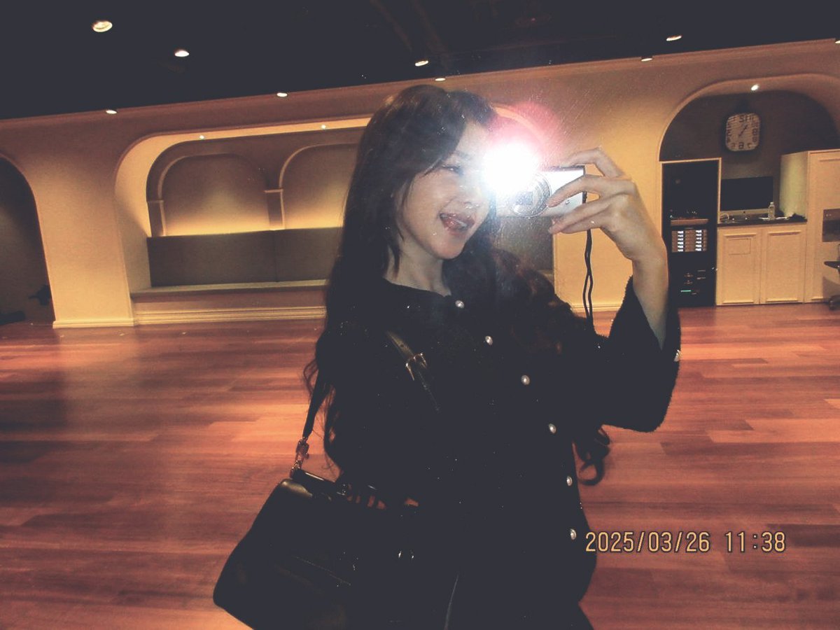 𓇢𓆸 tweet media