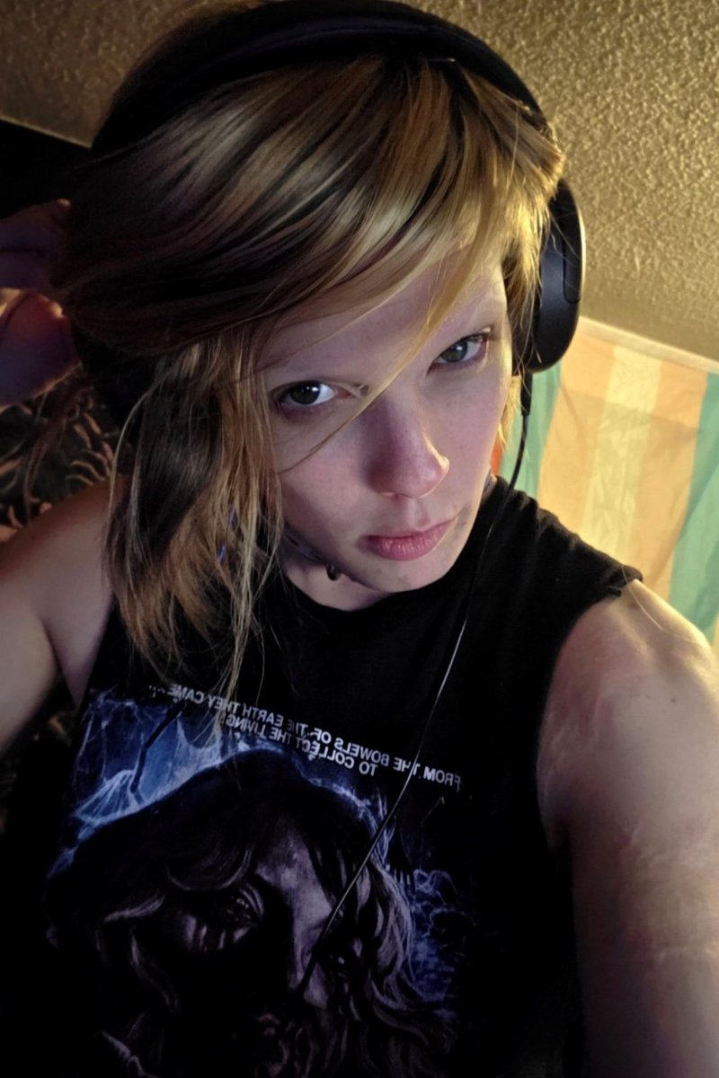 LunaRaeSkye tweet media