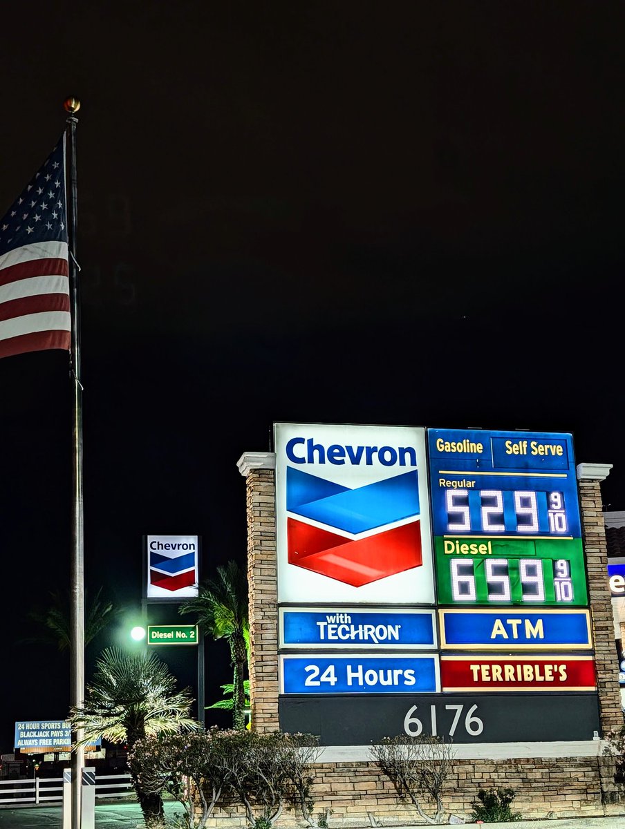 Las Vegas Locally 🌴 tweet media