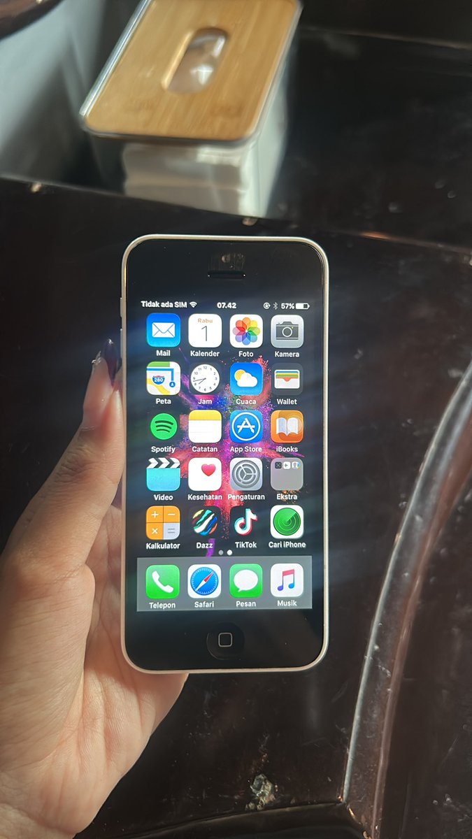 I'm Julia tweet media