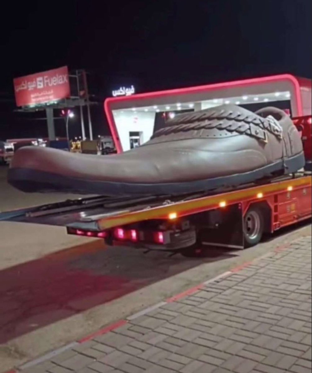 مغترب في بيت جدته tweet media