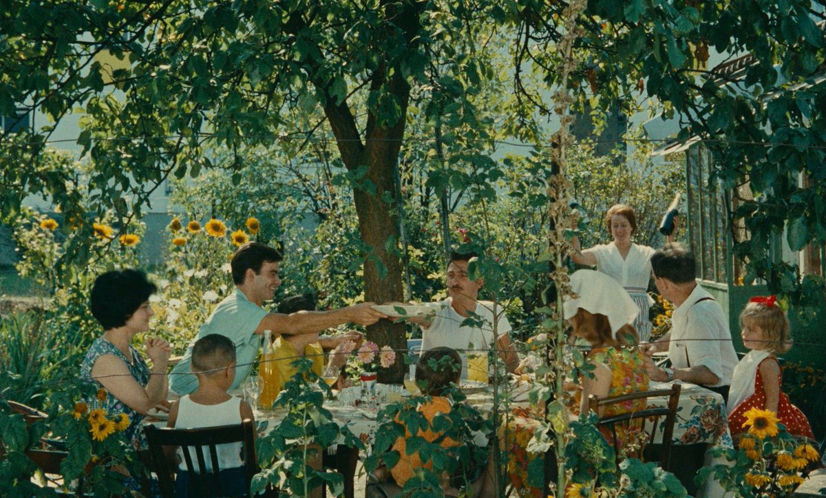 The projectionist woman tweet media