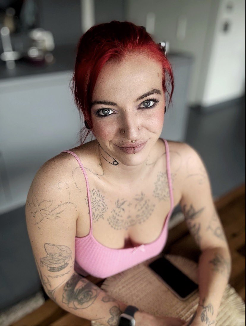 Elena 🍒 tweet media