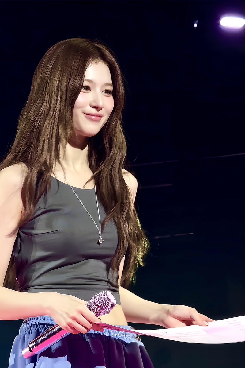 Nashleyyy- tweet media