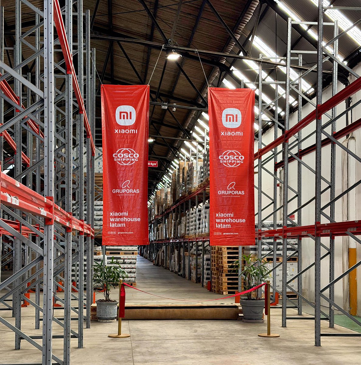 AsiaCosco's tweet photo. COSCO Shipping has launched first deep‑cooperation bonded warehouse project with Xiaomi in Montevideo. Leveraging our end‑to‑end supply chain network, we deliver customized logistics solutions from import trucking to cross‑border distribution. https://t.co/Mstekr6saS