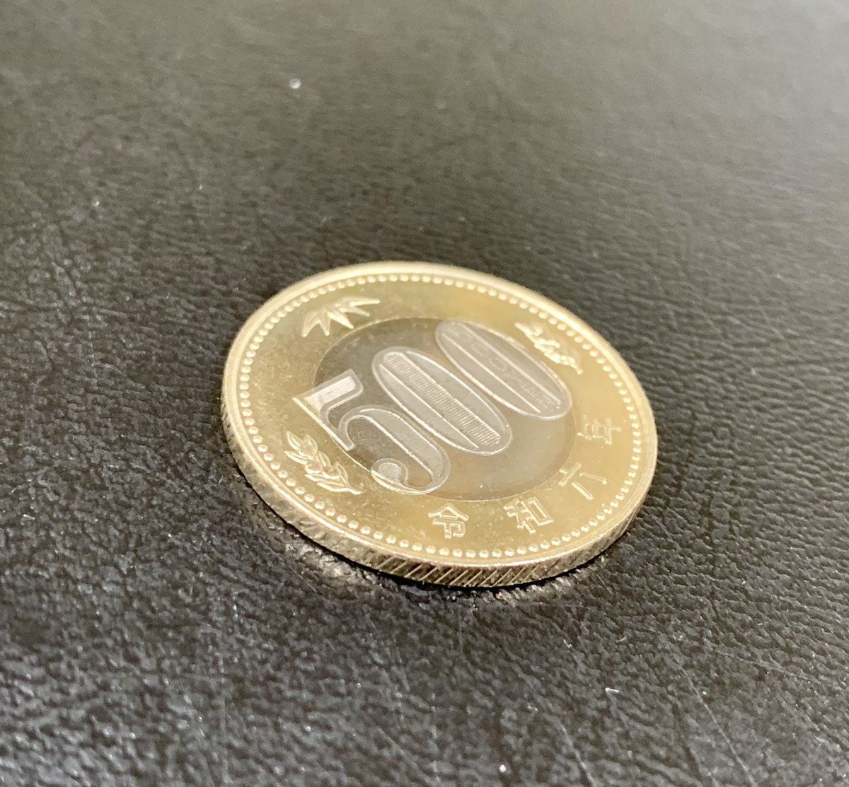 ＠もつ tweet media