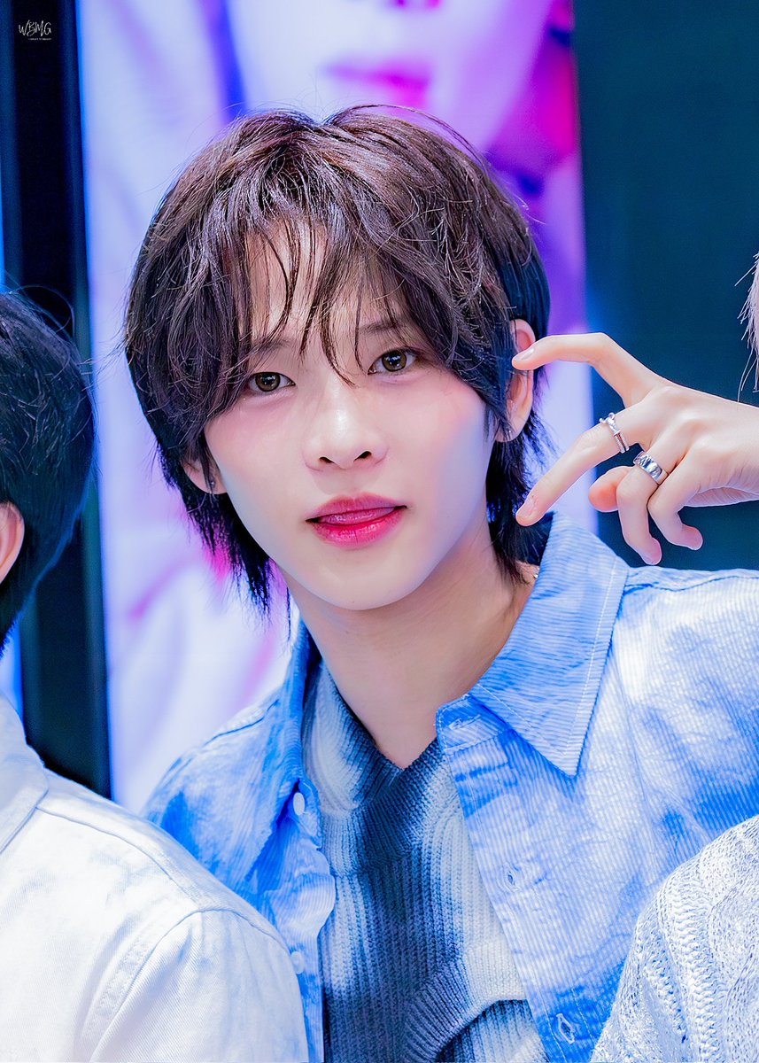 250206 파우 현빈
#AprilFoolsDay #만우절