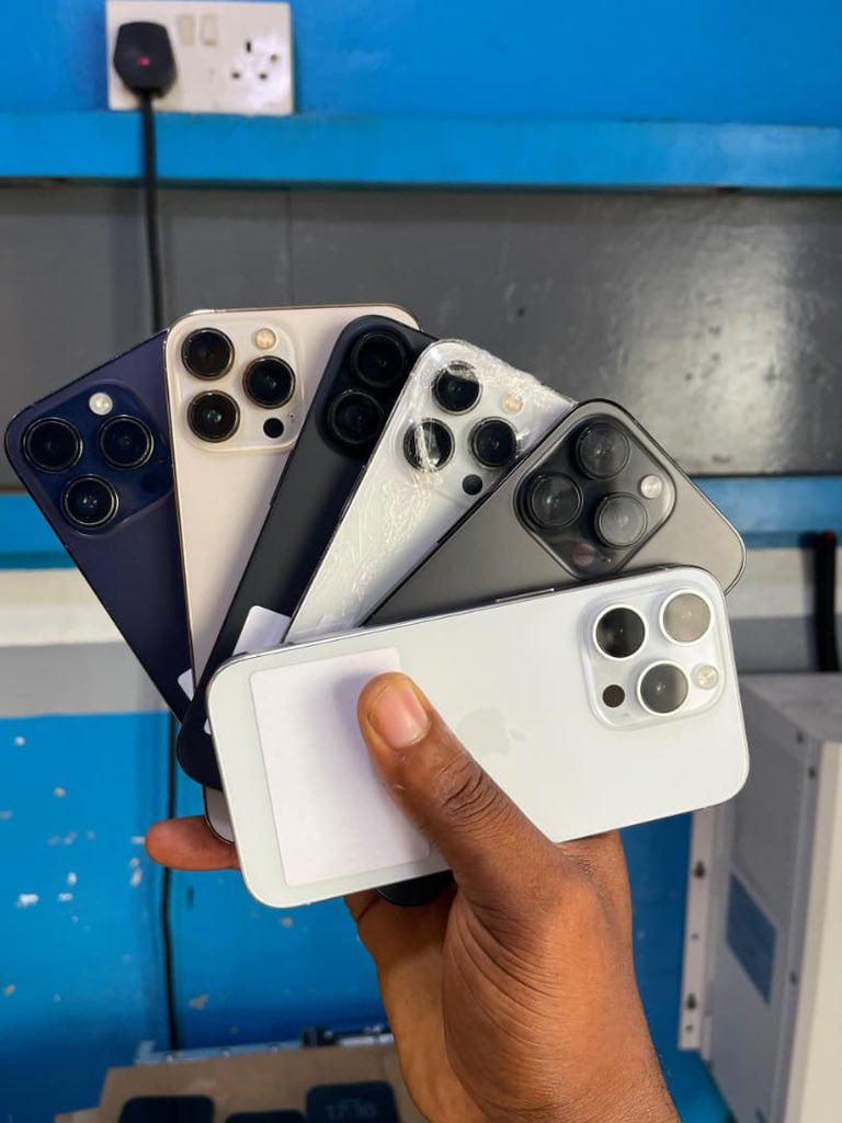 If it breaks, rebuild! Don’t throw it away. Get your phone back into shiny shape again with our quick fix that is high in damage. We sell, buy, swap &amp; fix all kind of phone. 

FACE ID repair also available.