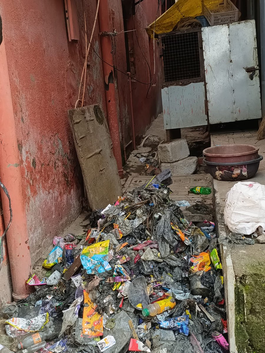 SuhelSubedar's tweet photo. Municipal nulla water leakage in Subedar School Classroom School students and teachers facing health hazard @mybmcWardN @mybmchealth @mybmcHealthDept @mybmcSWM @mybmc @mybmc action to repair the nullah walls along the school https://t.co/thu9GWXTFL