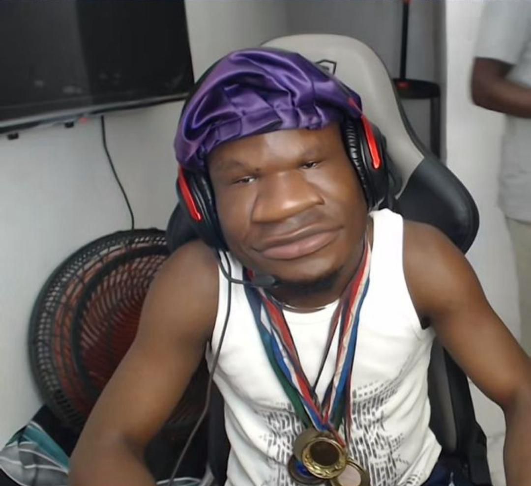 DecisiveBrown09 tweet media