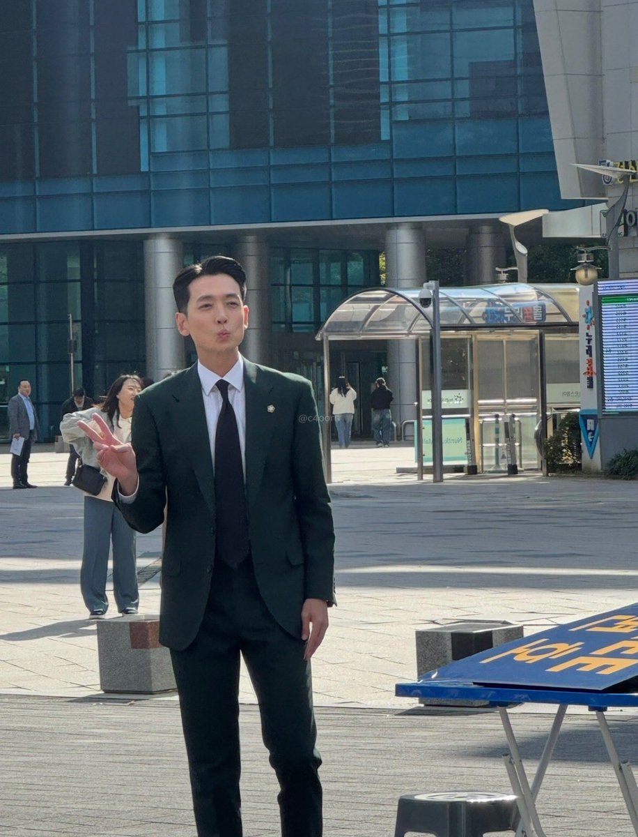 c4oorn's tweet photo. 251023 #정경호

#프로보노 #프리변호 #강다윗 #tvN https://t.co/jJK5QaRM4v
