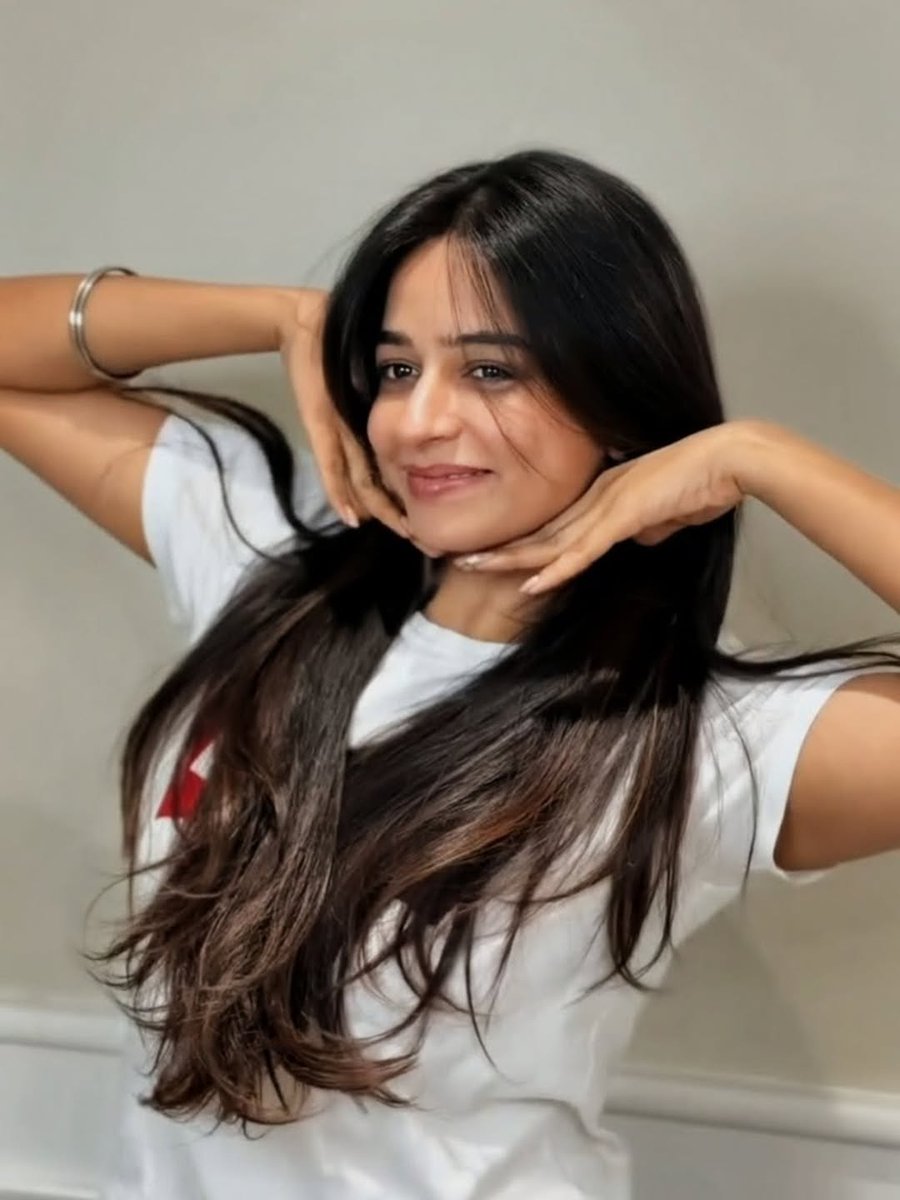 itis_Jarvo33's tweet photo. Hair flowing, confidence glowing ✨ 

Grace in every frame, effortlessly owning the moment💫❤️ https://t.co/wO5tTS8e2U