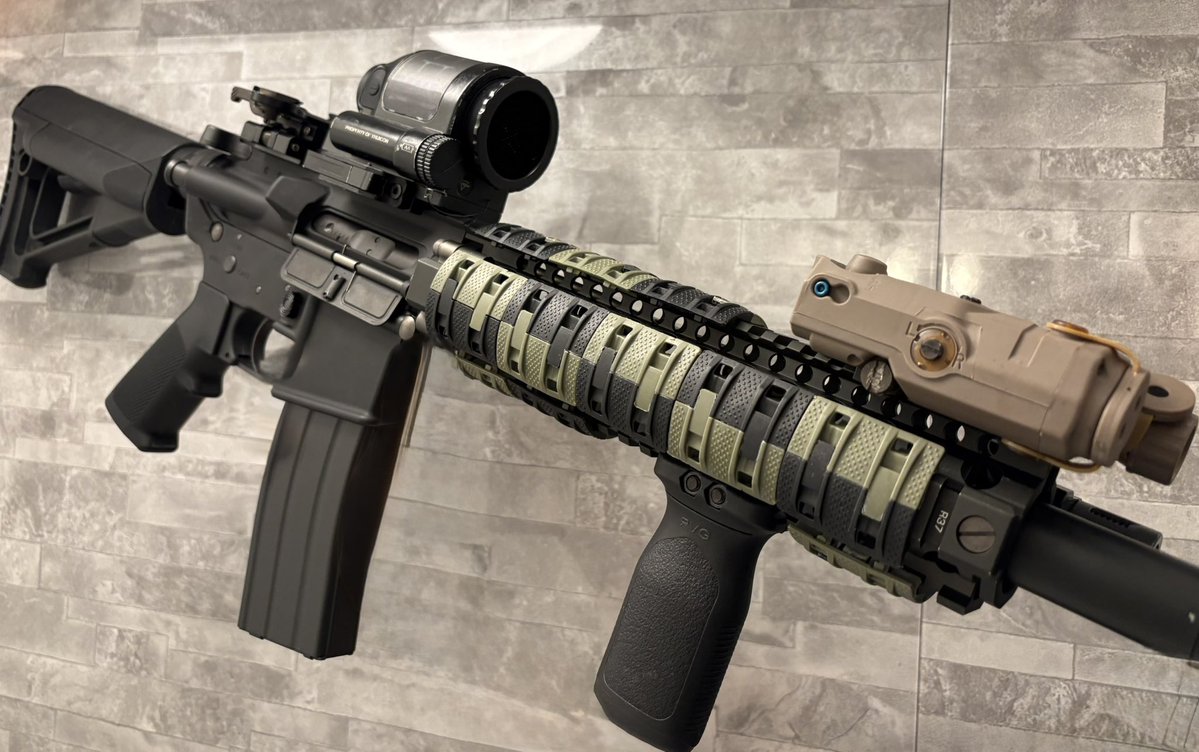 コウ@亜麻羽根部員 tweet media