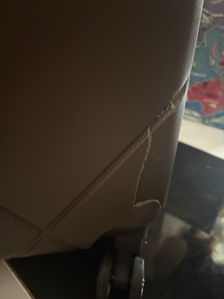 TCarrizopc's tweet photo. @AirEuropa Éxigo me
Devuelvan la 3ra maleta!!! Que abuso, mal
Servicio y robo!!! https://t.co/YZL2xwVGTp