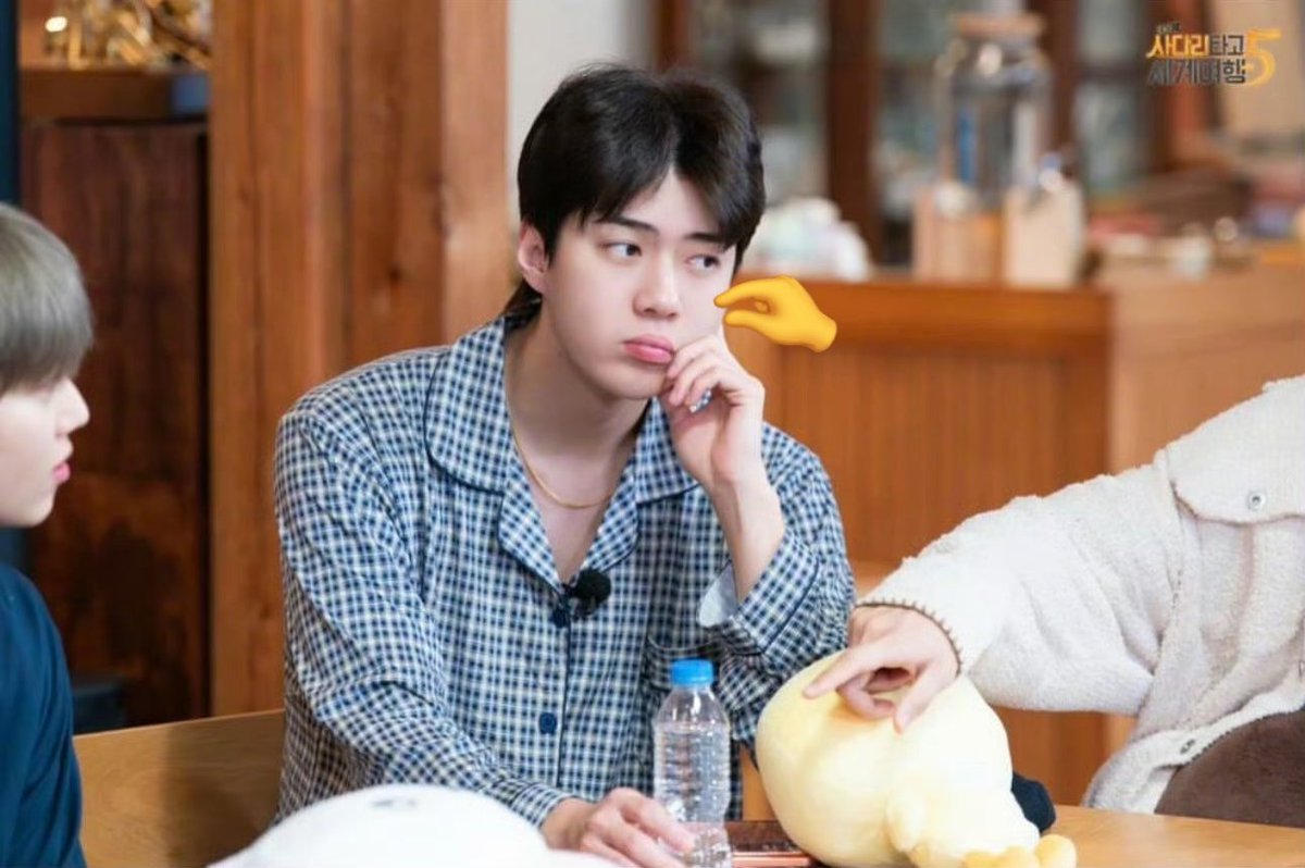 SeeHunbook tweet media