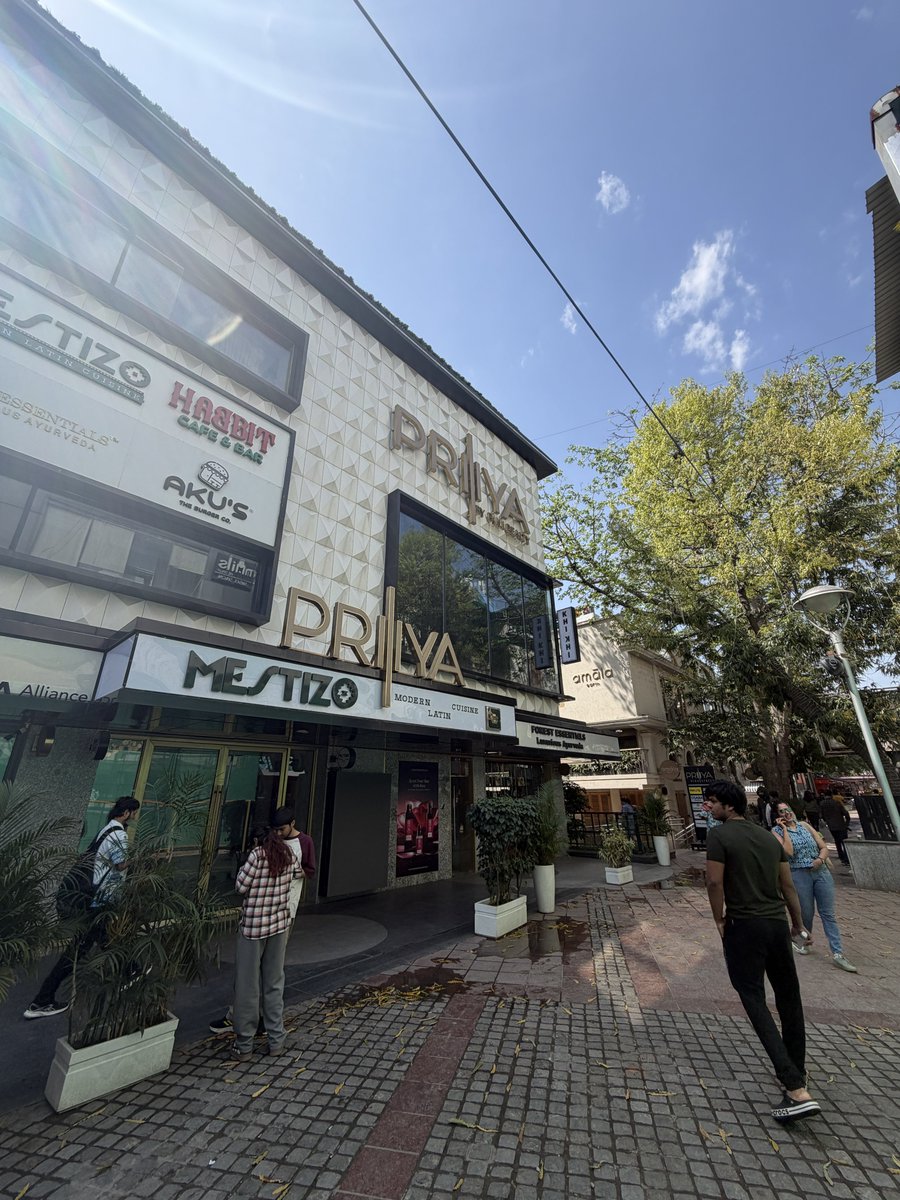 Antarik Anwesan tweet media