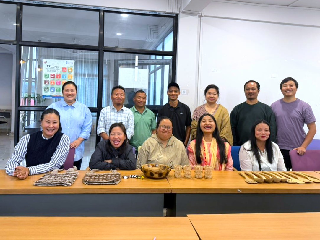 YNnagaland's tweet photo. Workshop on Digital Platforms held for PM Vishwakarma Nagaland artisans by #YouthNet. Products are now being onboarded onto #Amazon under #MadeinNagaland, making Nagaland the first state in India to adopt an aggregated model for PM Vishwakarma artisans. #GAME https://t.co/5k42by29nw
