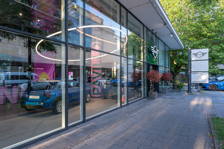 on-light tweet media