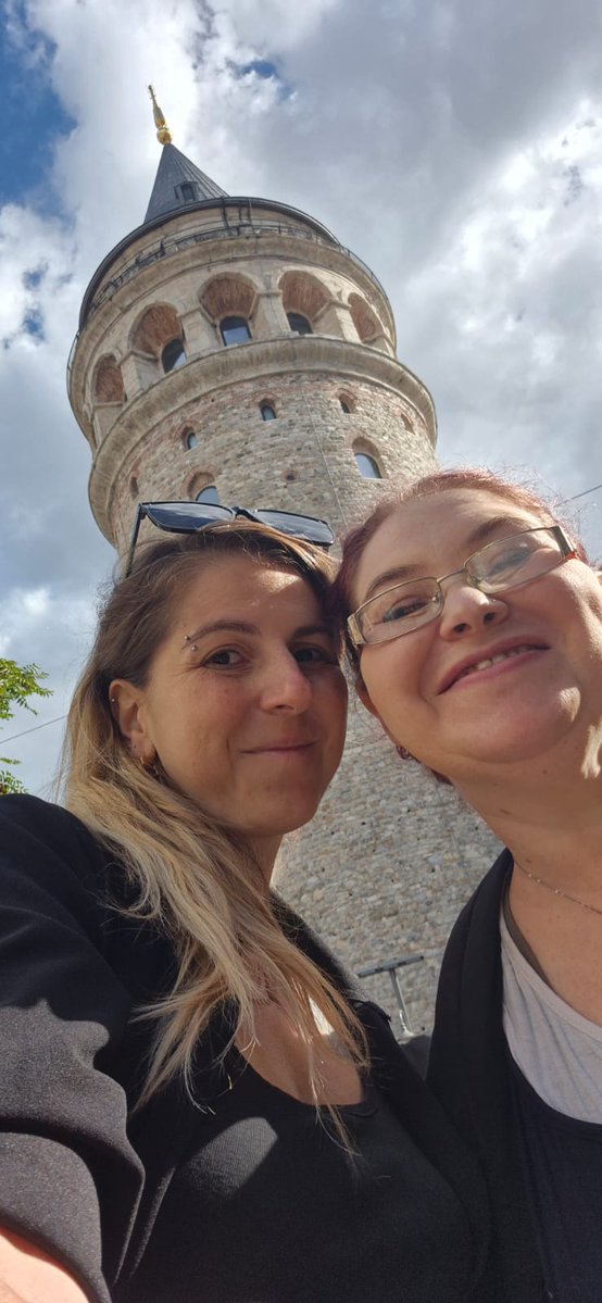 TIᘔIᗩᑎᗩ tweet media