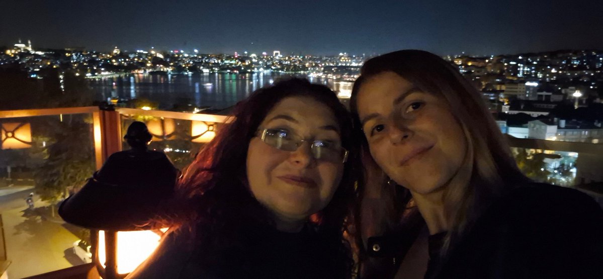 TIᘔIᗩᑎᗩ tweet media