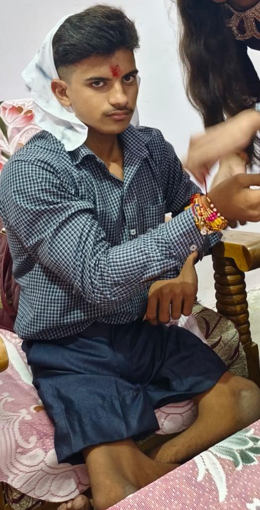 RAJFLOWER35's tweet image. यह बच्चा अयोध्या जनपद का रहने वाला है पुलिस के सूचना द्वारा जानकारी मिली है है उन्नाव (उत्तर प्रदेश)रेलवे स्टेशन पर लड़का है कृपया रेलवे से अनुरोध है कि विकलांग बच्चे की खोज करने की कृपा करें है संपर्क सूत्र 9335787209
#railway 
#railwaypoliceforce
#RailwayHelp
#uppolice