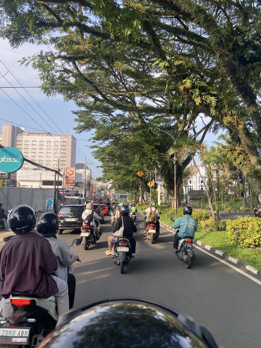 bratwijaya's tweet photo. ub cantik banget kalau malang lagi cerah gini dah #buset 🌞🎀 https://t.co/yApeTa2CU8