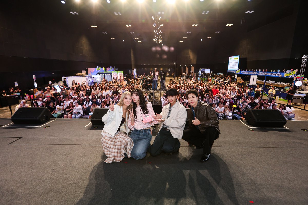 ภาพบรรยากาศจาก GMMTV LIVE HOUSE พร้อมโมเมนต์น่ารักๆ ของ แจนจิงจิง และ ซิงชิม่อน ✨ 

JANJINGJING SINGCHIMON X LH 
#GMMTVLIVEHOUSE #SingChimon #JanJingjing #centralwOrld