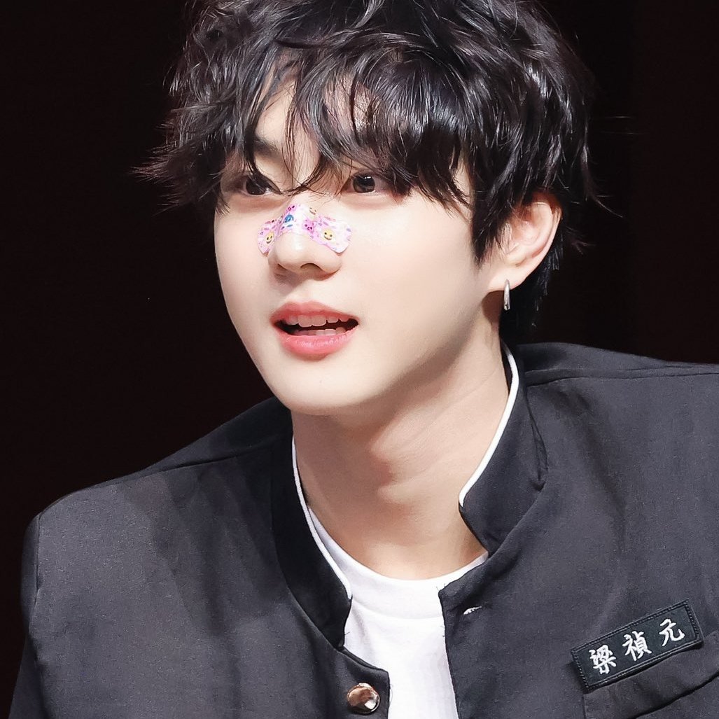 ˙𐃷˙ tweet media