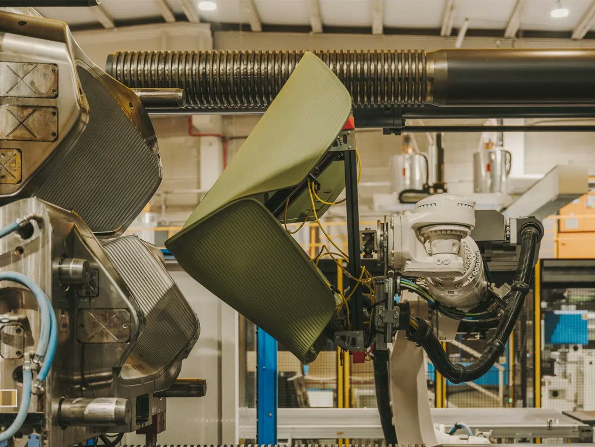 espritdesign's tweet image. Patricia Urquiola et Andreu World : l’assise qui pousse dans un laboratoire

blog-espritdesign.com/mobilier/chais…

#design #recycling #EspritDesign