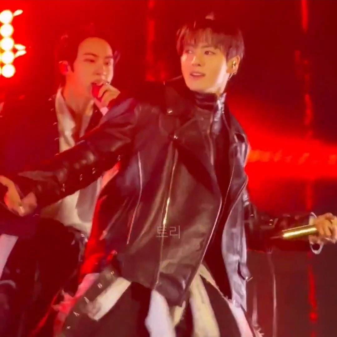 abi 🌸 tweet media